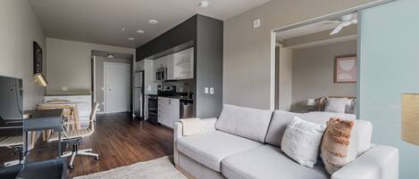 Fernseher, Stereoanlage