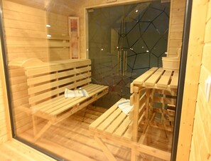 Spa treatment - Holiday Home on the Lake Shore, Sauna, Jacuzzi (gmina Stężyca)