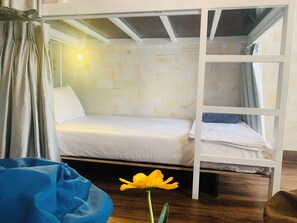 Bathroom - Bunk Beach Hostel (Da Nang)