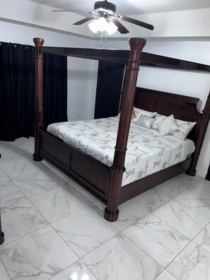 3 bedrooms, iron/ironing board, free WiFi, bed sheets