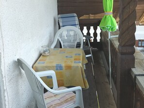 屋外ダイニングエリア