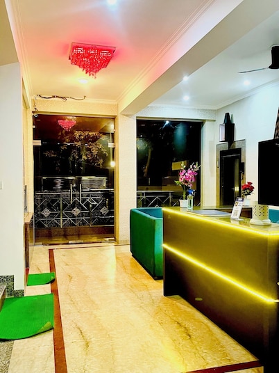 SRH HOTEL