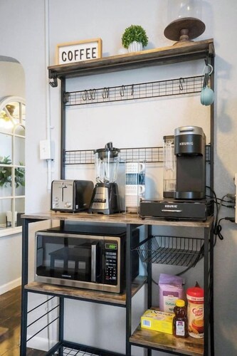 Pet-Friendly Downtown Apartment | One-Bedroom Unit