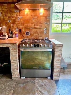 Microondas, horno y parrilla de estufa 