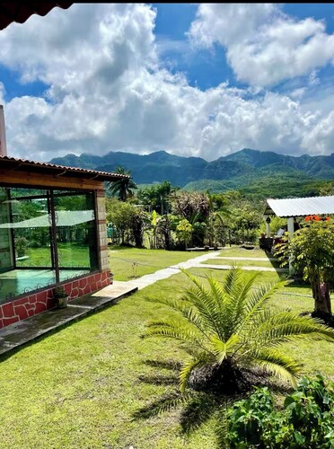 Charming 3-bedroom cottage in Puente Caporal with WiFi