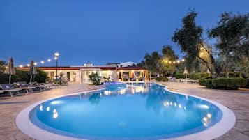 Apartment | Pool | Outdoor pool