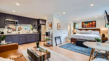 1 habitación, tabla de planchar con plancha, wifi y ropa de cama