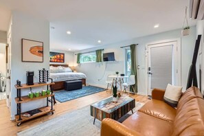 1 habitación, tabla de planchar con plancha, wifi y ropa de cama 