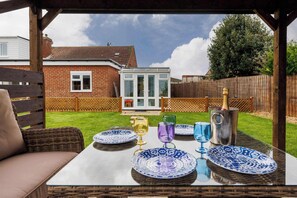 Outdoor dining - Refurbished 3-Bed Close to East Wittering Beach (East Wittering)