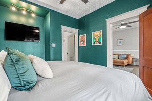 4 habitaciones, tabla de planchar con plancha, cuna de viaje y wifi 