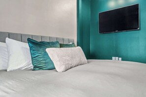 4 Schlafzimmer, Bügeleisen/Bügelbrett, Reisekinderbett, WLAN