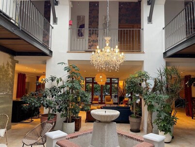 Prestigious residence for 30 people, swimming pool - large garden