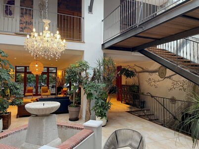 Prestigious residence for 30 people, swimming pool - large garden