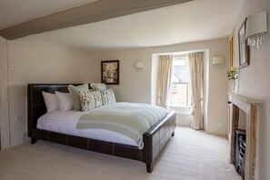 3 habitaciones, escritorio, tabla de planchar con plancha y wifi 