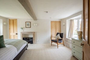 3 Schlafzimmer, Schreibtisch, Bügeleisen/Bügelbrett, WLAN