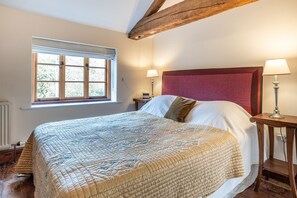 2 makuuhuonetta, työpöytä, silitysrauta/-lauta, Wi-Fi