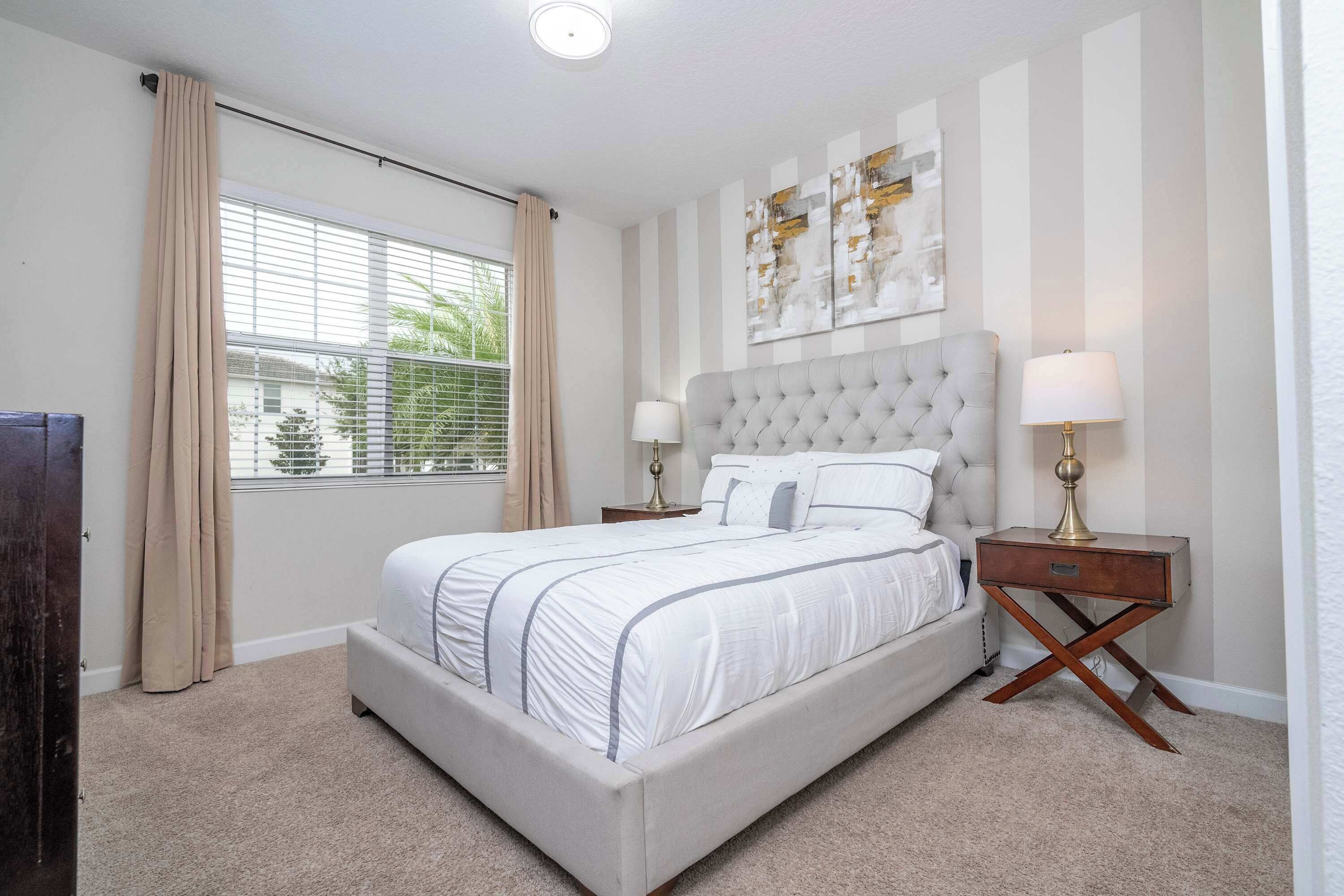 6 bedrooms, desk, iron/ironing board, travel cot