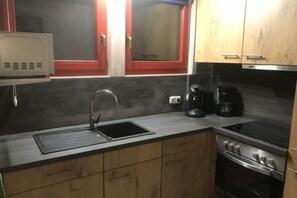 House | Private kitchen | Electric kettle, toaster, highchair - Exklusives Skandinavisches Ferienhaus (Mirow)