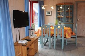 House | Dining - Exklusives Skandinavisches Ferienhaus (Mirow)