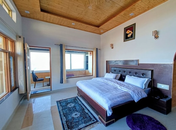 Premium Double Room, Patio, Mountain View