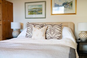 4 bedrooms, WiFi, bed sheets