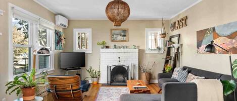 تلفزيون ذكي، كرة قدم الطاولة، كُتُب