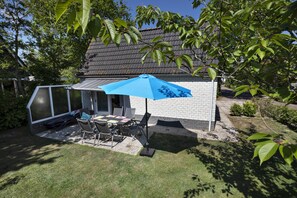 Outdoor dining - Holiday Home in North Holland Near Beach (Sint Maartensvlotbrug)
