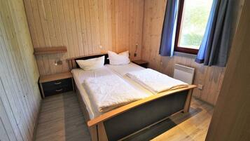 3 bedrooms, individually furnished