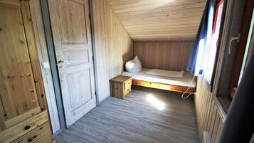 3 bedrooms, individually furnished