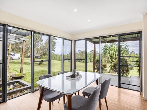 6Beds Countryside Paradise w/ Horses Mins to Mall