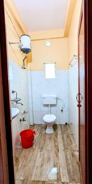 Standard Room | Bathroom - Sundarban Tulip Homestay  (Gosaba)