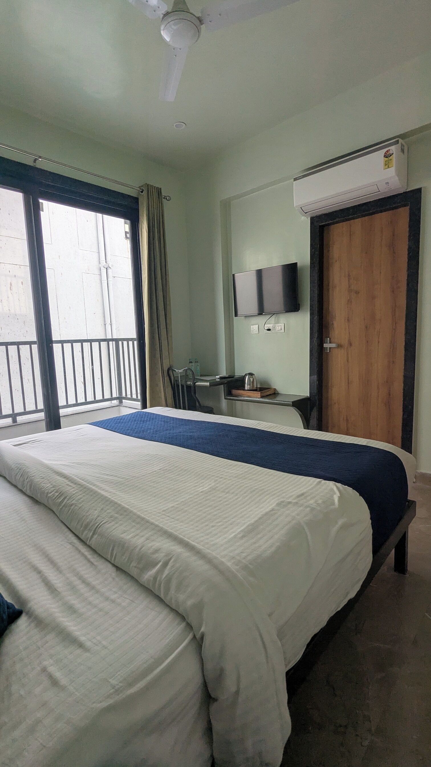 Habitación estándar | Escritorio, sistema de insonorización, wifi gratis y ropa de cama