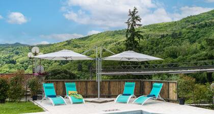 Villa / Independent home in Pistoia with 5 bedrooms sleeps 10