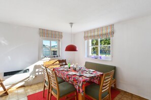 Dining - Eppe Timbered Retreat (Korbach)
