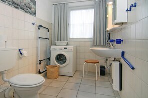 Apartment | Bathroom - Apartment in Wenkendorf for 6 Personen (Fehmarn)