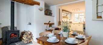 Beautiful private villa for 6 guests with WIFI, TV, patio and pets allowed