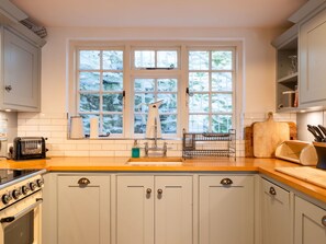 Microondas, horno y lavavajillas 