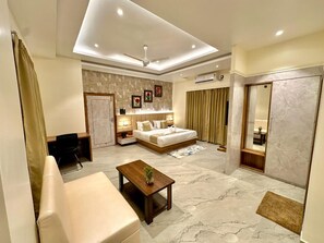 Suite | Premium bedding, Select Comfort beds, bed sheets - Prag Mahal Residency (Guwahati)