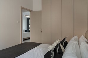 2 chambres, fer et planche à repasser, Wi-Fi, draps fournis