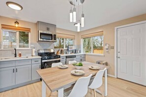House, 2 Bedrooms, Non Smoking | Private kitchen