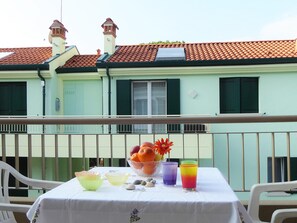 Apartment | Balcony - Belvilla by OYO Appartamento Rosso (Jesolo)