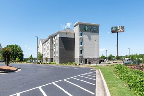 Exterior - WoodSpring Suites Buford near Mall of Georgia-Lake Lanier (Buford)