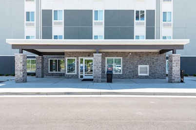 WoodSpring Suites Buford near Mall of Georgia-Lake Lanier