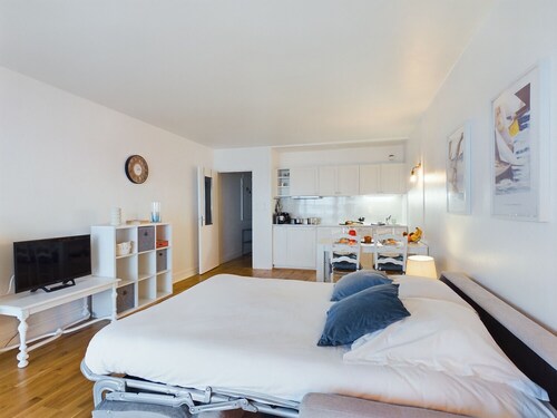 -BLUE- STUDIO AVEC VUE MER ET PARKING