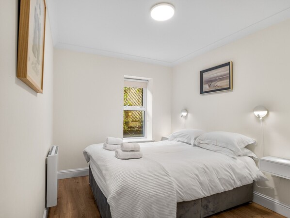 2 bedrooms, iron/ironing board, travel crib, free WiFi