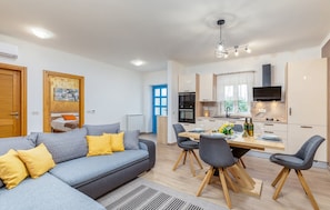 Living room - Stylish Villa With Swimming Pool and Garden (Oprtalj)