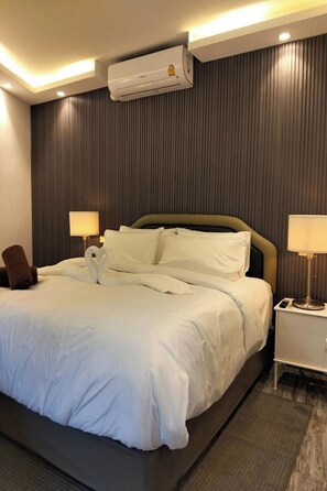 Suite superior, 1 cama King size | Minibar, caja de seguridad en la habitación y escritorio 