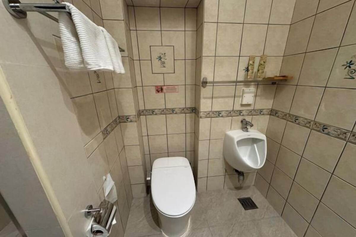 Bathroom | Free toiletries, hair dryer, slippers, towels