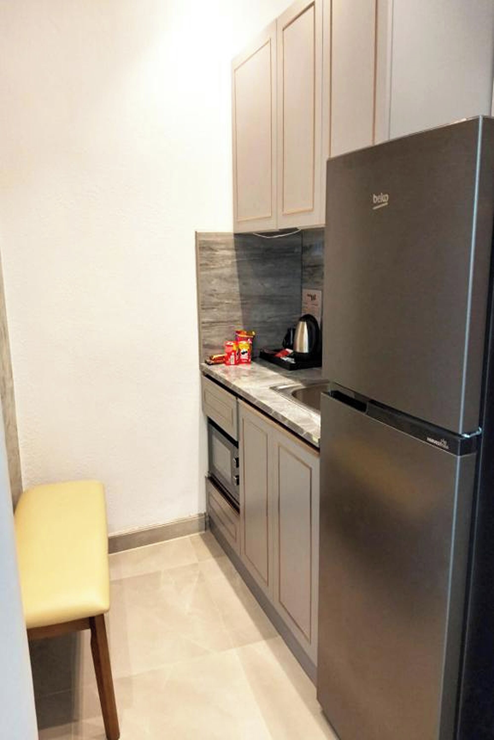 Premium Studio Suite | Private kitchenette | Coffee/tea maker, electric kettle