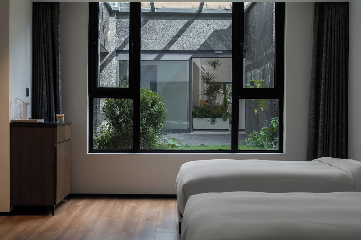 Twin Room, Multiple Beds, Courtyard View | Laptop workspace, soundproofing, free WiFi
